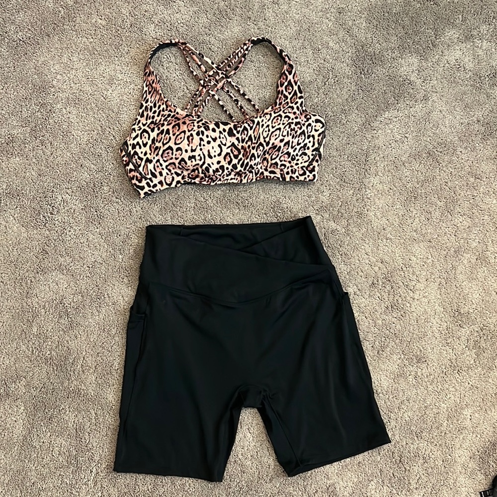 Victoria’s  Secret • Leopard Print Sports Bra - Picture 2 of 5